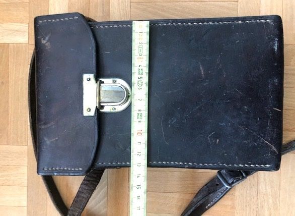 Schweizer Armee Borse: Militärisch Ledertasche mit Ledertragband – Usato da Steinmaur venduto da Hummer77 5