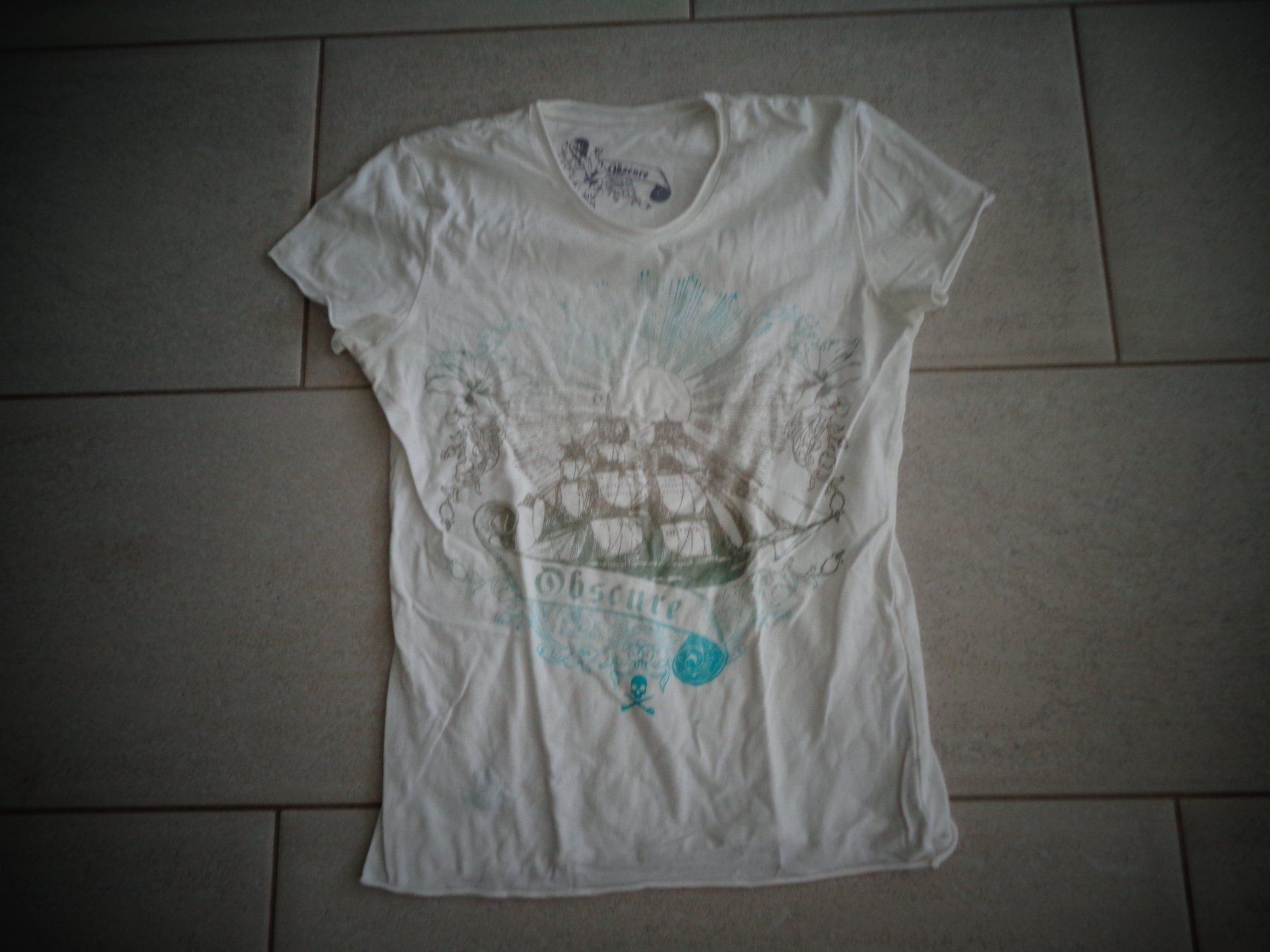 Obscure T-shirt: OBSCURE  T-SHIRT GR.38 – Usato da Rotkreuz venduto da Samballi