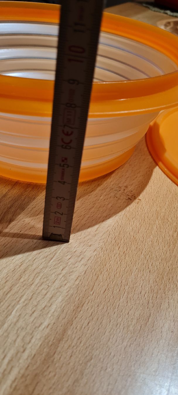 Tupperware Contenitori & Simili: Tupperware Schüssel faltbar Orange - neu – Nuovo (secondo la descrizione) da Münsingen venduto da Cuci31 2