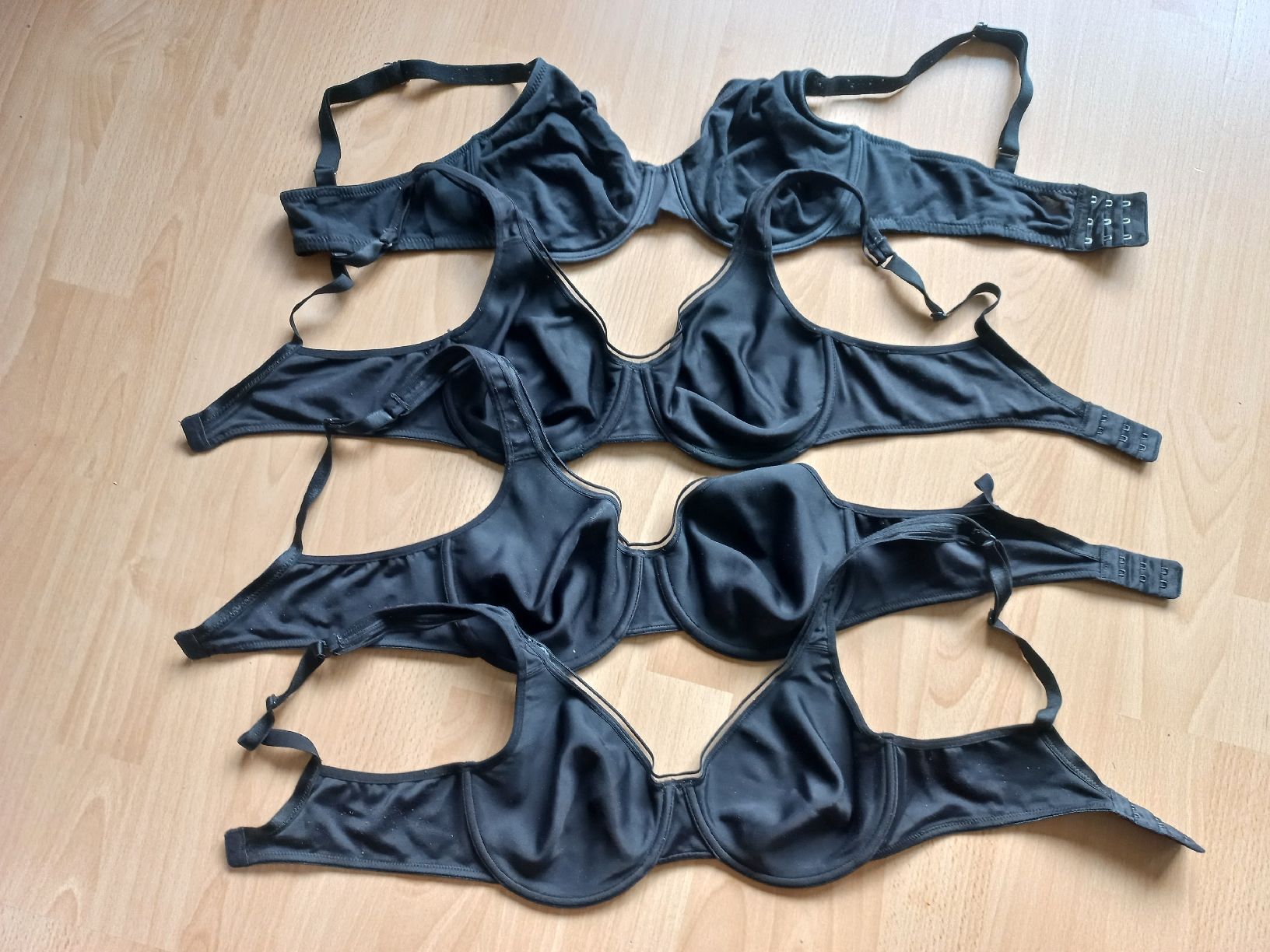 Altra biancheria intima: 4 BHs Grösse 80/85B  – Usato da Bauma venduto da riina.w