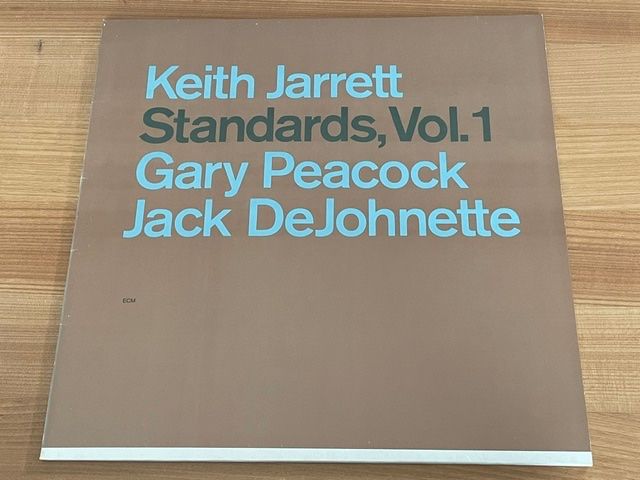 Dischi in vinile: KEITH JARRETT / PEACOCK: STANDARDS VOL 1 - ECM – Nuovo (secondo la descrizione) da Fahrwangen venduto da Swirl2