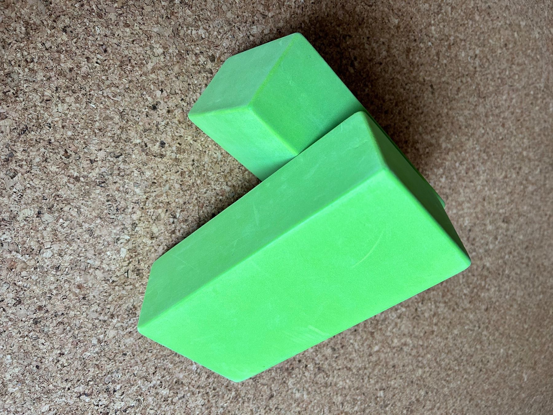 Bodenmatten: 2 grüne Yogablocks – Gebraucht aus Laufen von Bellebellezza 2