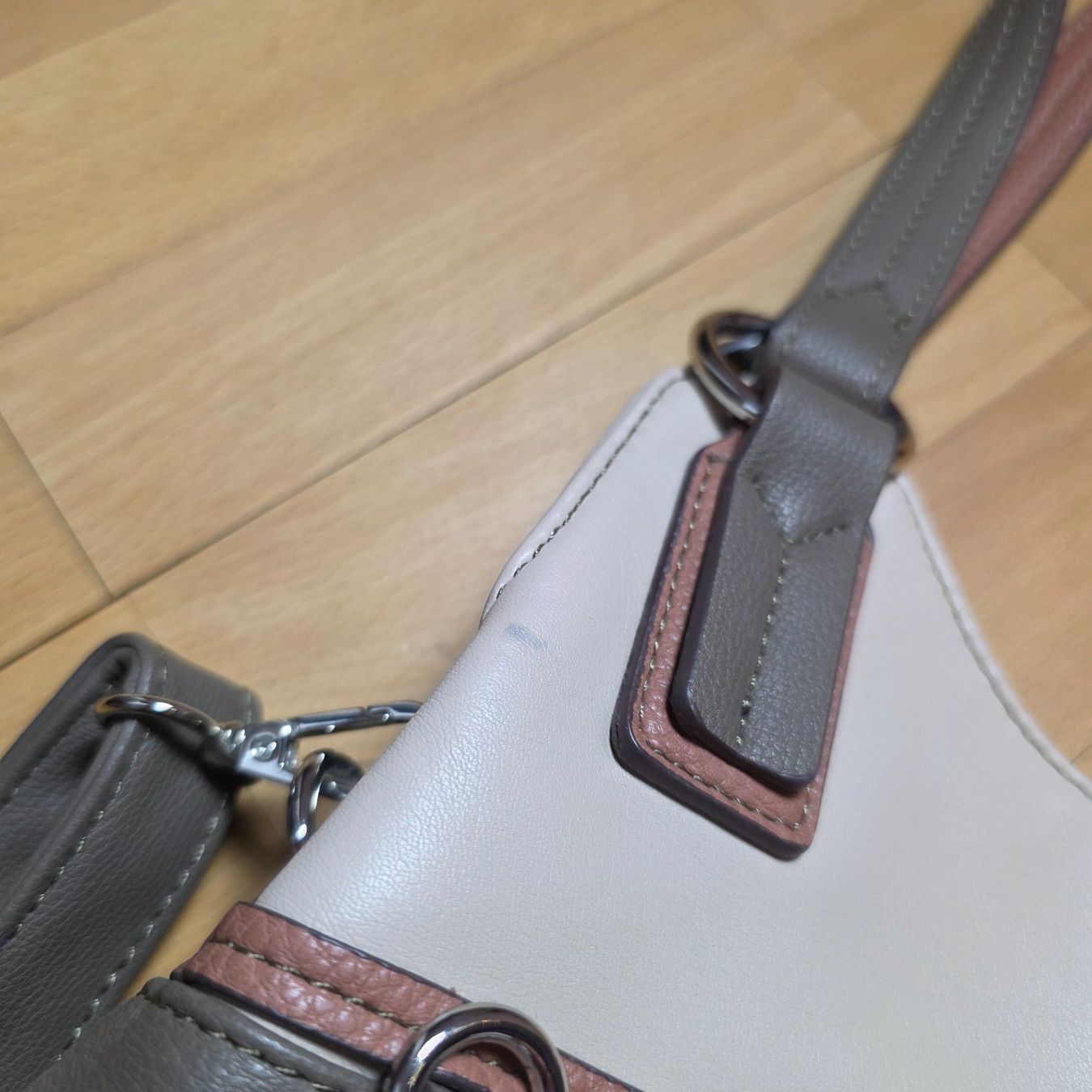 Tom Tailor Taschen für Damen: Tom Tailor Tasche, fast wie neu, drei Fächer – Gebraucht aus Wald ZH von CapLux 8
