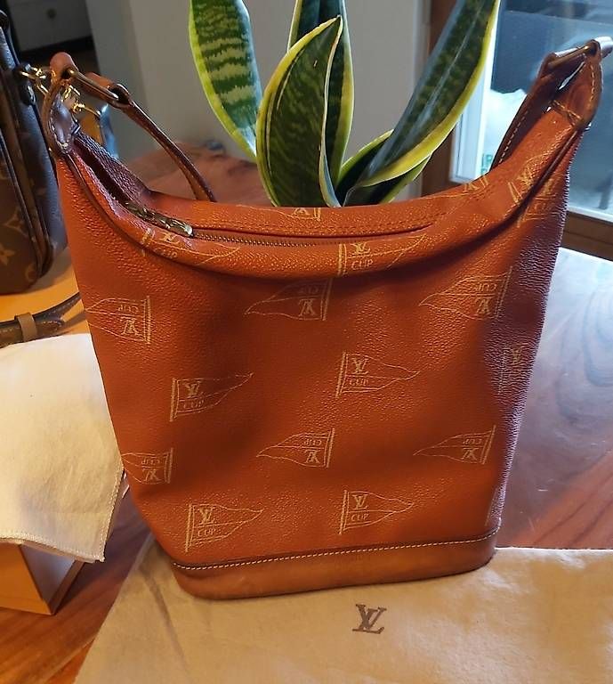 Louis Vuitton Taschen: Louis Vuitton Cup vintage Schmuckstück – Gebraucht aus Amlikon-Bissegg von SteHof 3