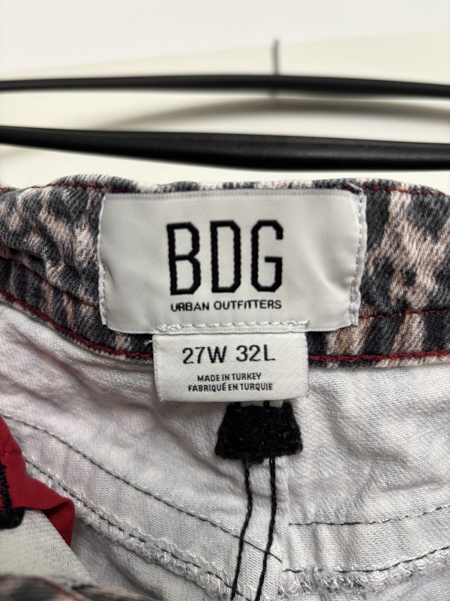 Urban Outfitters Jeans: BDG Jeans mit Leo-Muster, Gr. 27W 32L – Usato da Winterthur venduto da serainaw_ 1