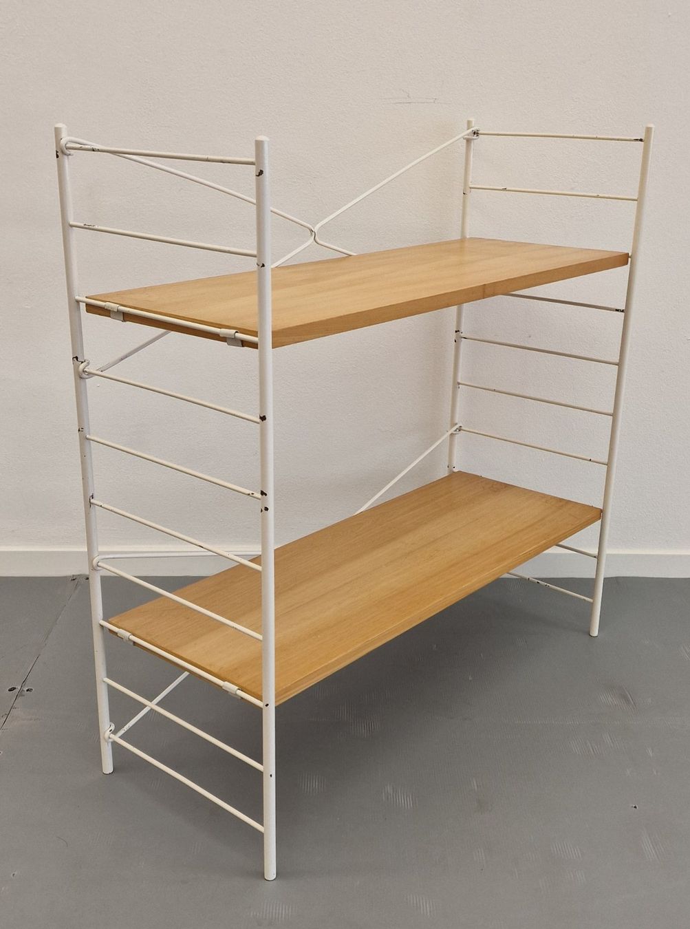 Scaffali: MCM Vintage Design, WHB Germany String Regal, 1960er – Usato da St. Gallen venduto da chambredirecte