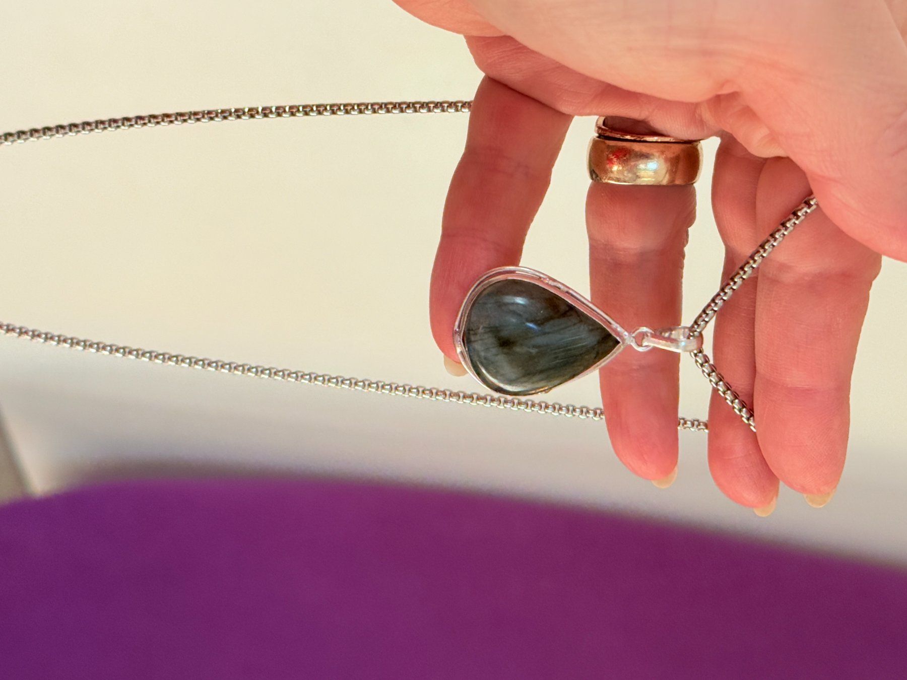 Catenine: Collier avec pendentif en labradorite naturelle – Nuovo e nell'imballaggio originale da Genève venduto da AGBERG 5