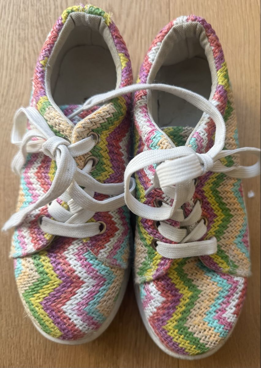 Scarpe per ragazze: Sommerschuhe mit farbigem Bastmuster Gr. 36 – Usato da Buochs venduto da werdla