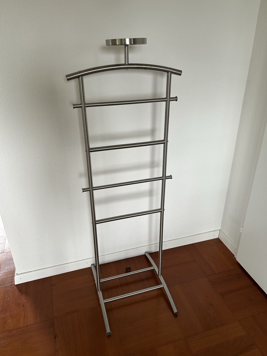 Altro in Decorazioni & Accessori: Kleiderbutler mit Schmuckablage - Metall – Usato da Riniken venduto da KreativImKopf