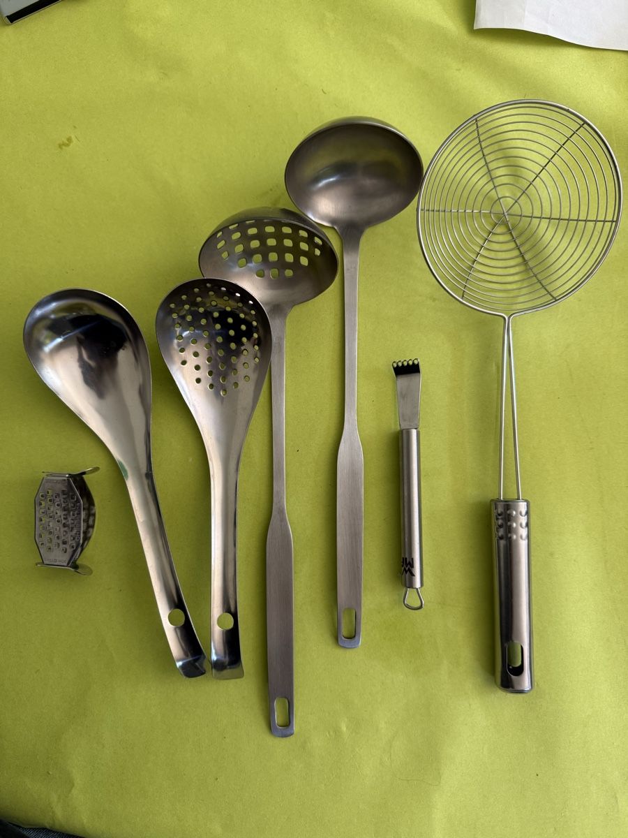 Set di posate: Küchen-zubehör – Usato da Grenchen venduto da Bastet007