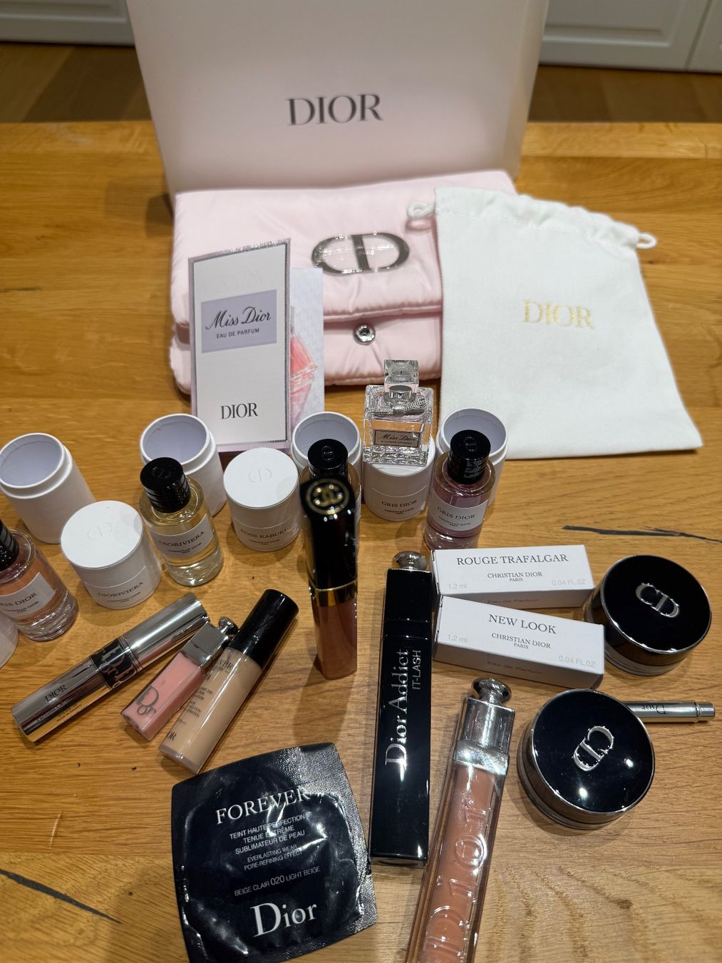 Make-up: Dior/Chanel ( Dior Privée), Hermes privée – Usato da St-leonard venduto da Lilliii