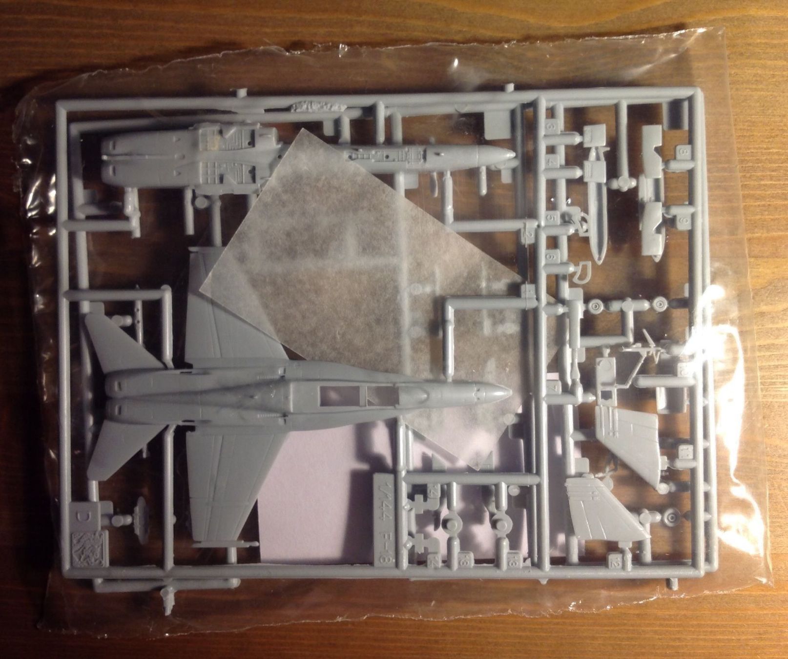 Italeri Kit di modellismo & Modellini statici: F/A - 18 A Hornet - Italeri - Model Kit – Nuovo (secondo la descrizione) da Altdorf UR venduto da Mini037 4