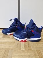 Basketballschuhe Grösse 34 dunkelblau rot 
