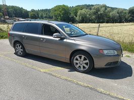 Volvo V70 III D5