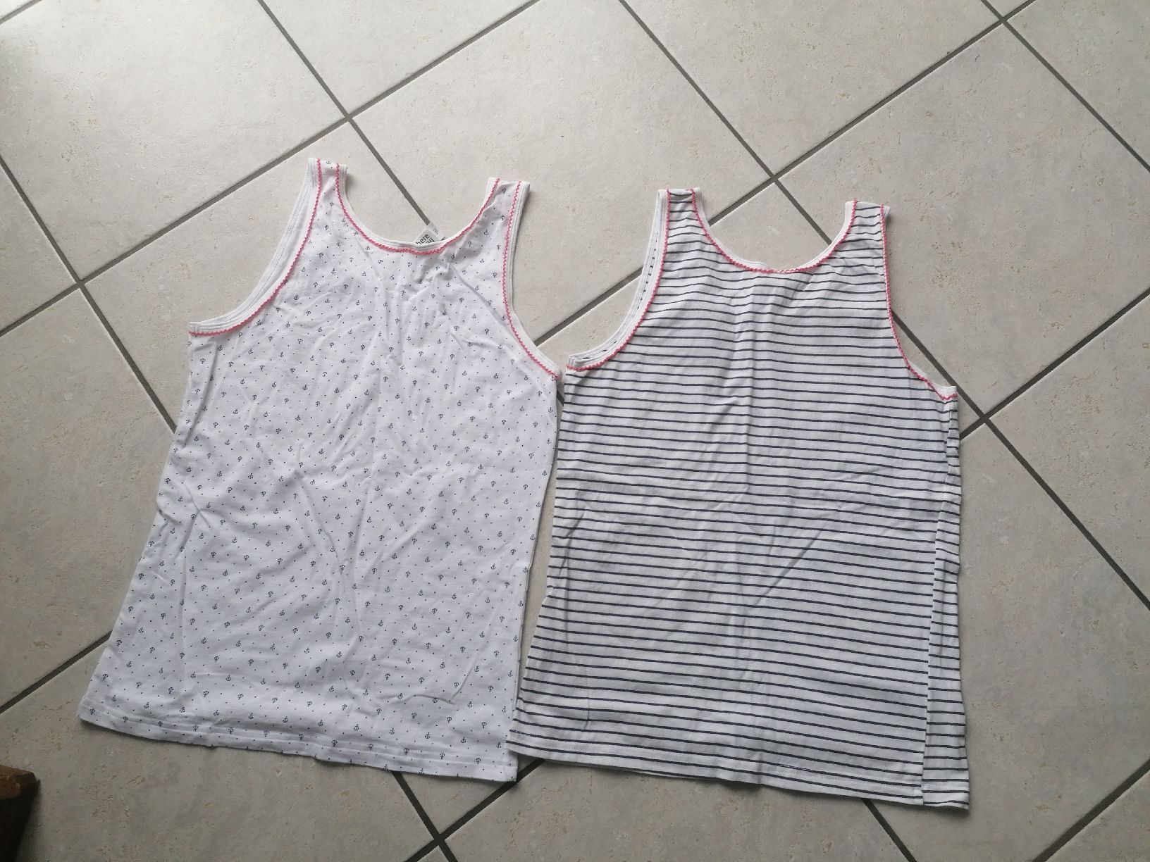 Biancheria intima: Zwei neuwertige Unterhemden oder Trägershirts Gr 182 – Nuovo (secondo la descrizione) da Lostorf venduto da Luelostorf 1