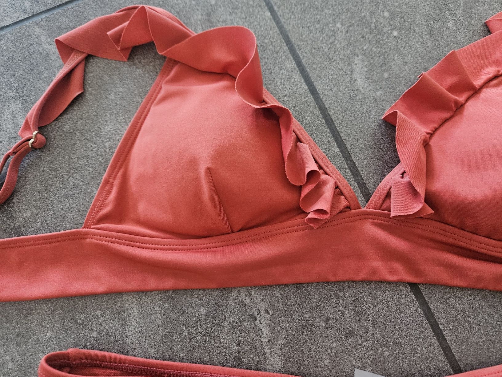 Maillots de bain & Bikinis: Bikini rostrot Grösse 38 mit Rüschen – D'occasion à Sempach par Bebla10 1