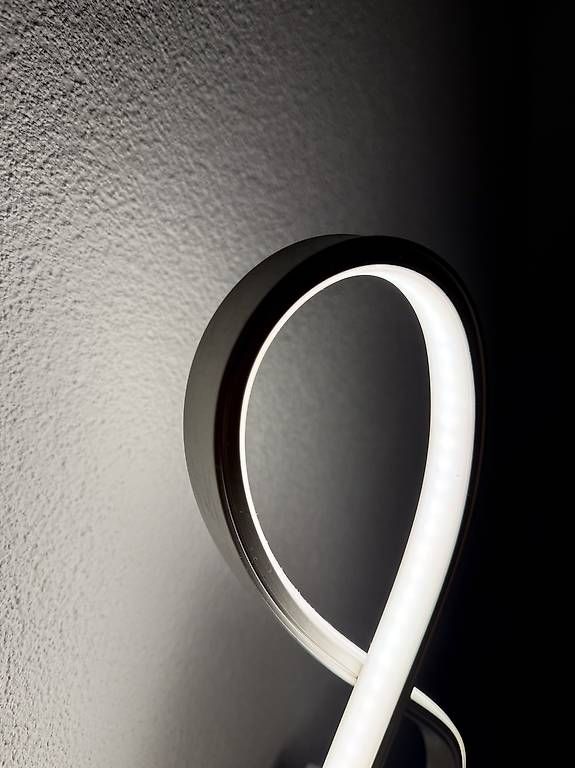 Lampen: Moderne LED Tischlampe  Design Infinity Form – Gebraucht aus Lengnau BE von aya_2tvj 1