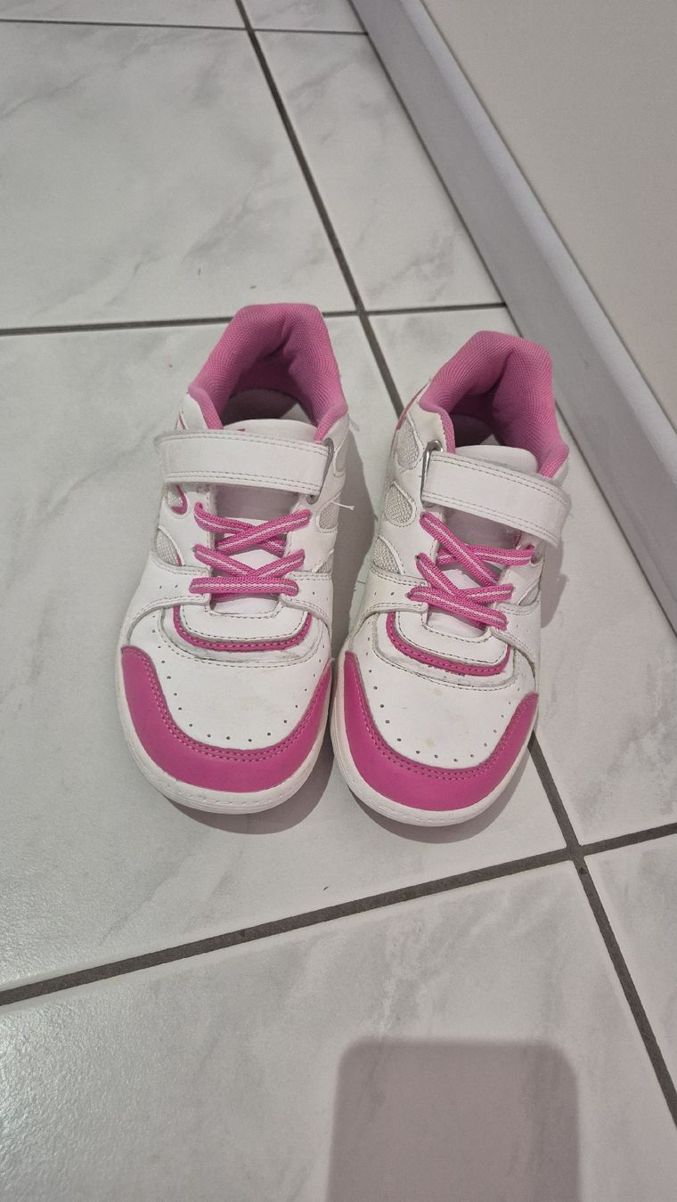 Scarpe per ragazze: Hallen-Turnschuh Grösse 34 – Usato da Rain venduto da Bienchen86