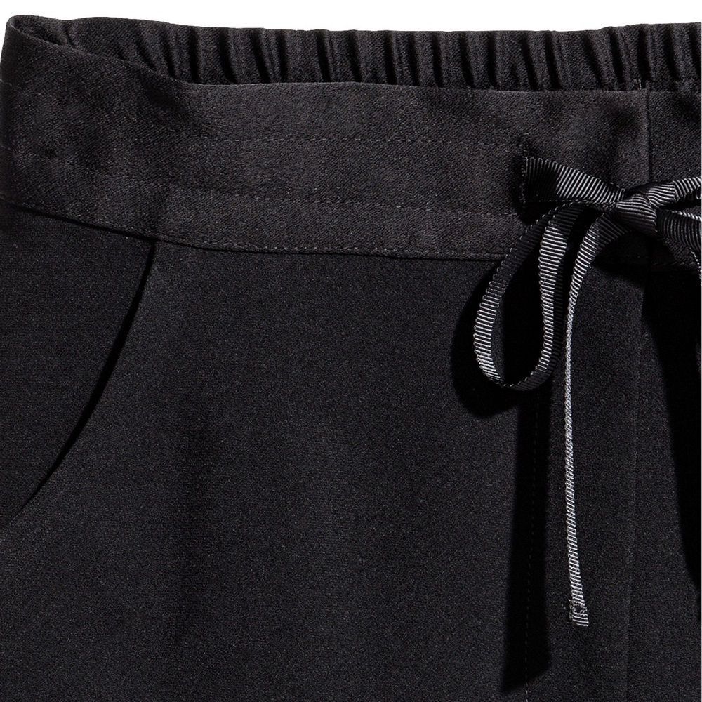 H&M Hosen: Shorts H&M schwarz 34/XS – Gebraucht aus Zürich von pwa_7qr5 1