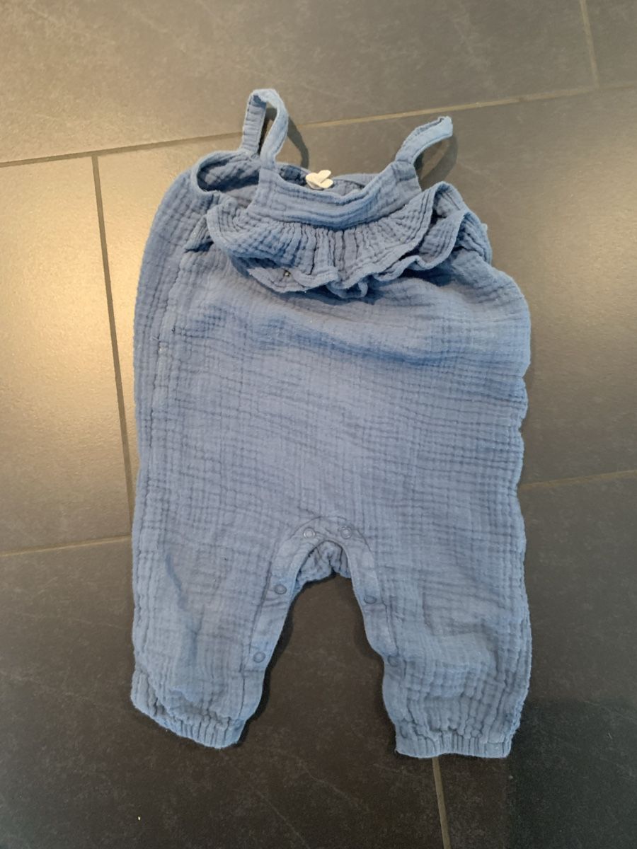 Strampler: Strampler Musselin H&M blau Grösse 68 – Gebraucht aus Unterägeri von Globi8634