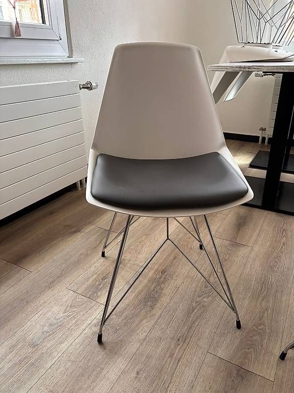 Tavoli: Vendo tavoli e/o sedie   – Usato da Locarno venduto da cap_7chf 1