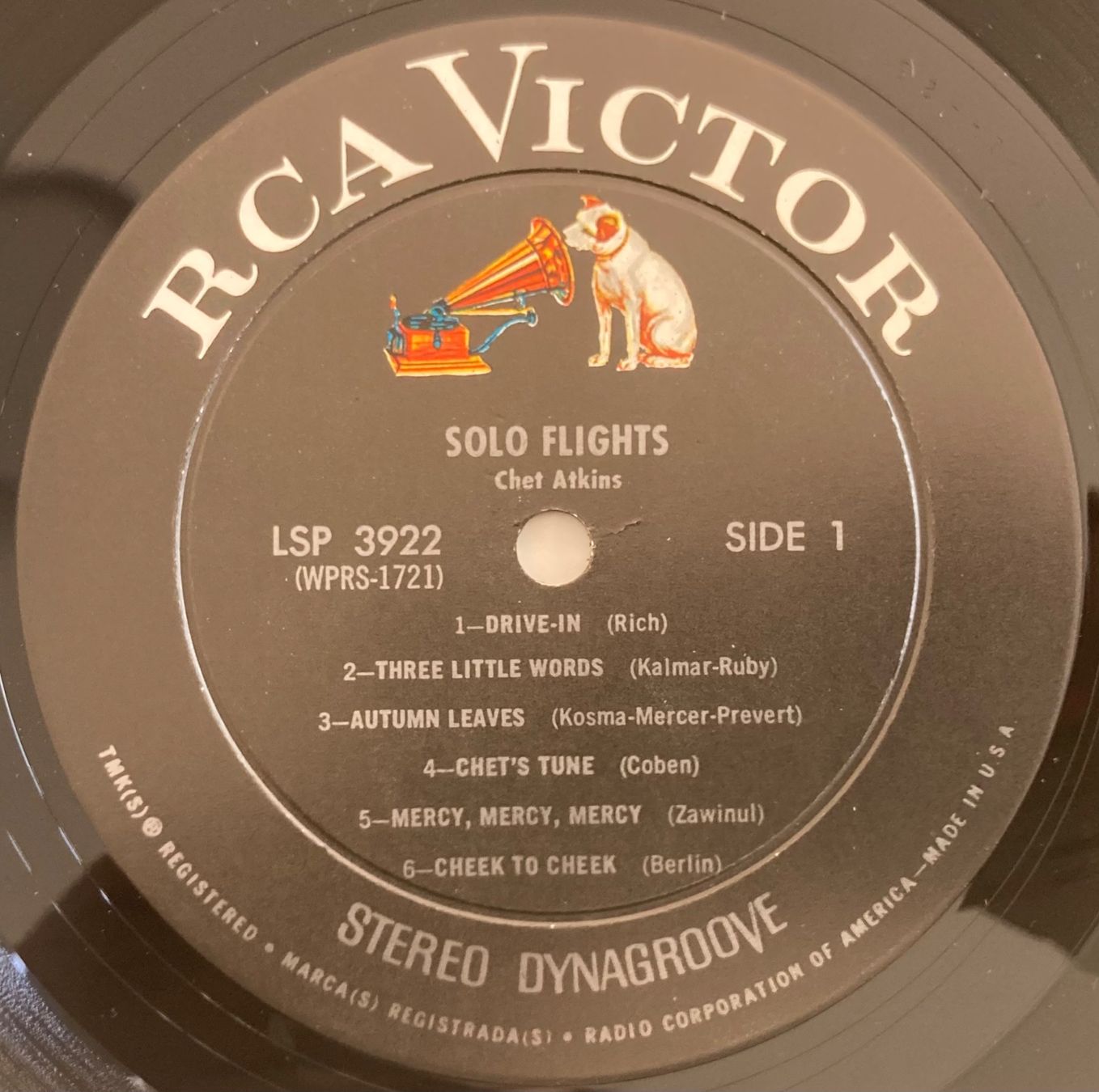 Dischi in vinile: CHET ATKINS - SOLO FLIGHTS – Usato da Poliez-Pittet venduto da Newtown-Records 3