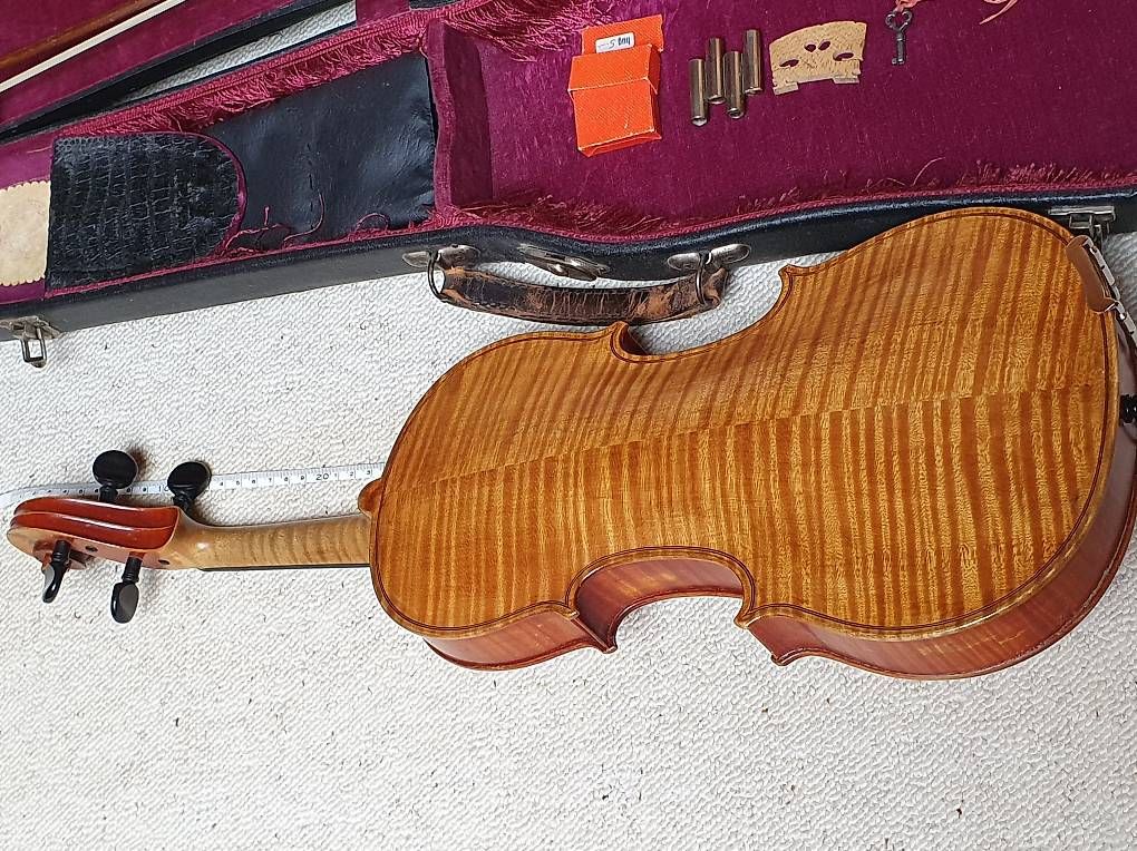 Musikinstrumente: Violine 60cm Lang – Gebraucht aus Schwyz von Marhin 1