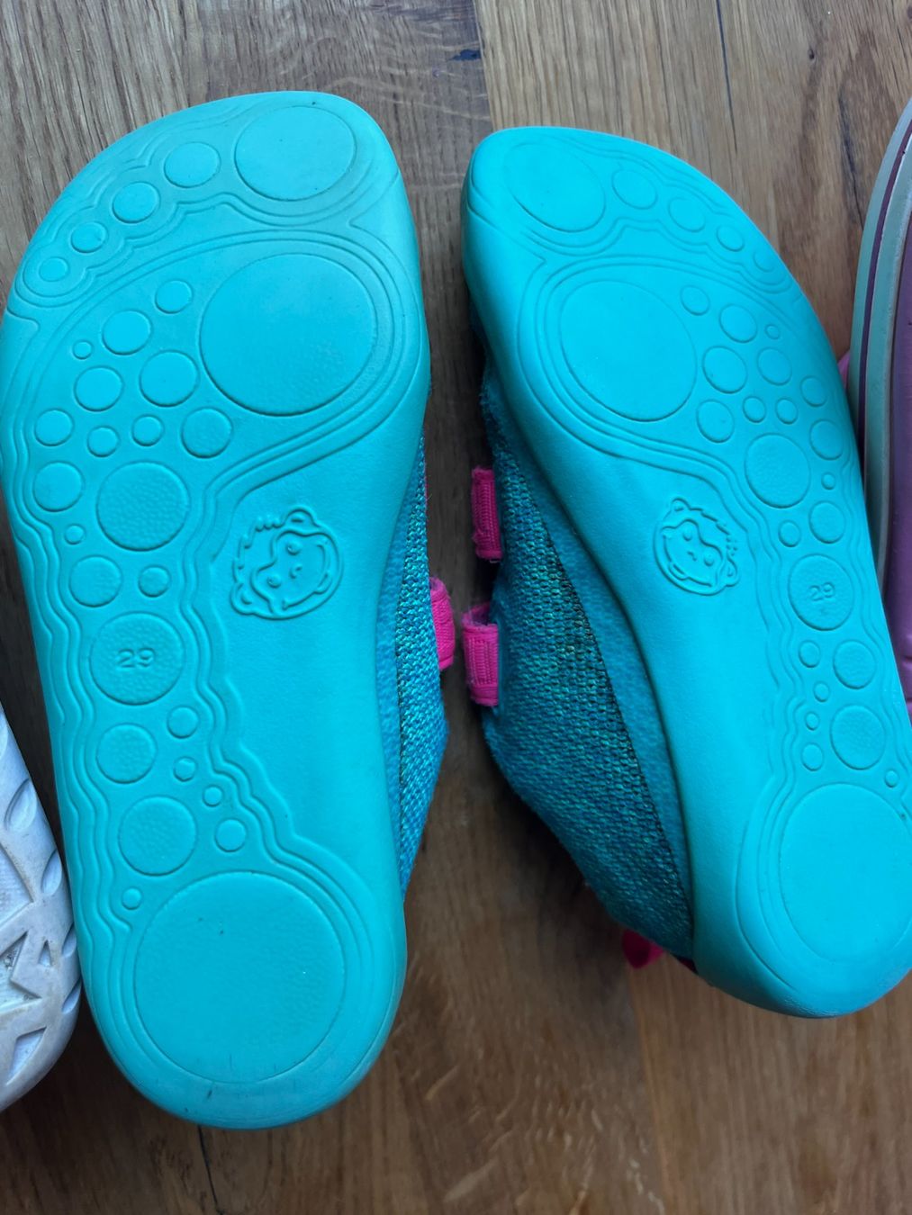 Crocs Scarpe per ragazze: Schuhpaket Gr. 29 – Usato da Bonstetten venduto da wieselflora 2