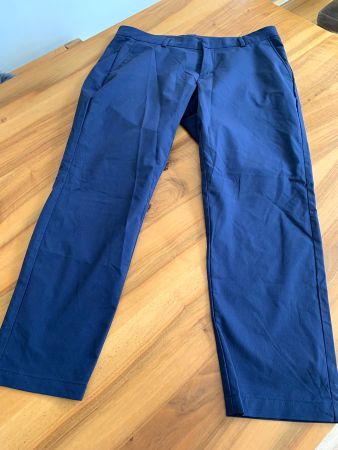 KJUS dunkelblaue Capri Golfhose Gr. 40 Slim fit NWT