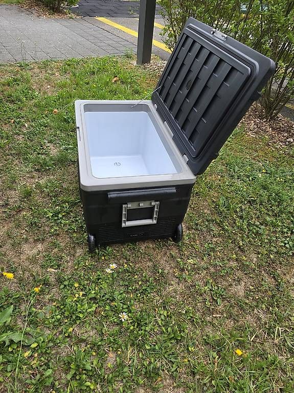 Kühlschränke & Kühlen: Kühlbox Trolley elektrisch 75L – Gebraucht aus Gränichen von feh_bc7b 3