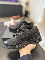 New Balance 1906R Triple Black Frill taille 38