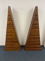 Magnifique paire de commodes pyramide indonésiennes en teck