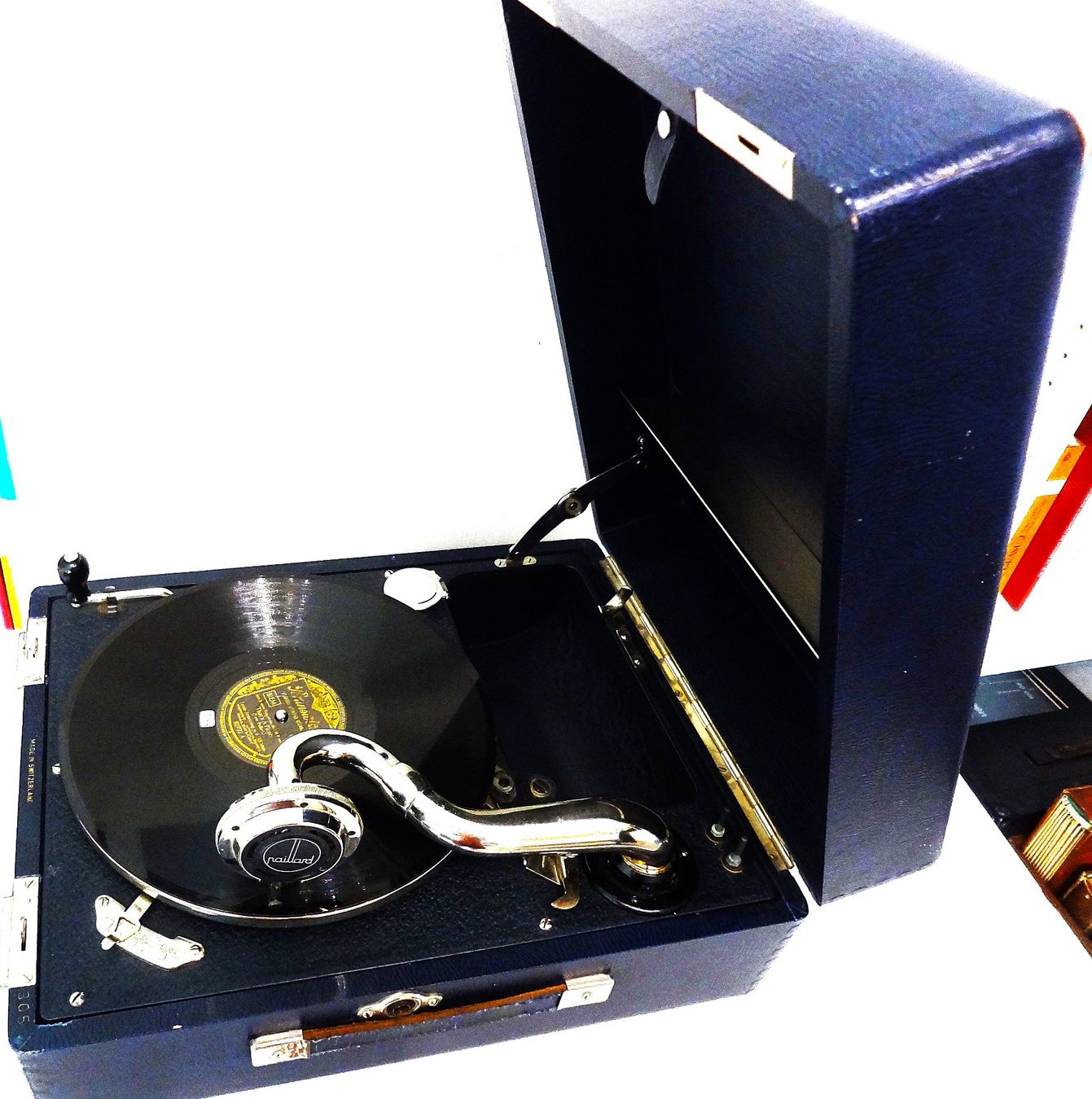 Paillard Plattenspieler: 100 Schellackplatten mit Paillard Koffergrammophon – Gebraucht aus Hemishofen von Phonomandy 3