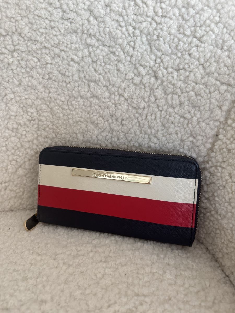 Tommy Hilfiger Portamonete: Tommy Hilfiger Portemonnaie – Usato da Winterthur venduto da ali_t7d6