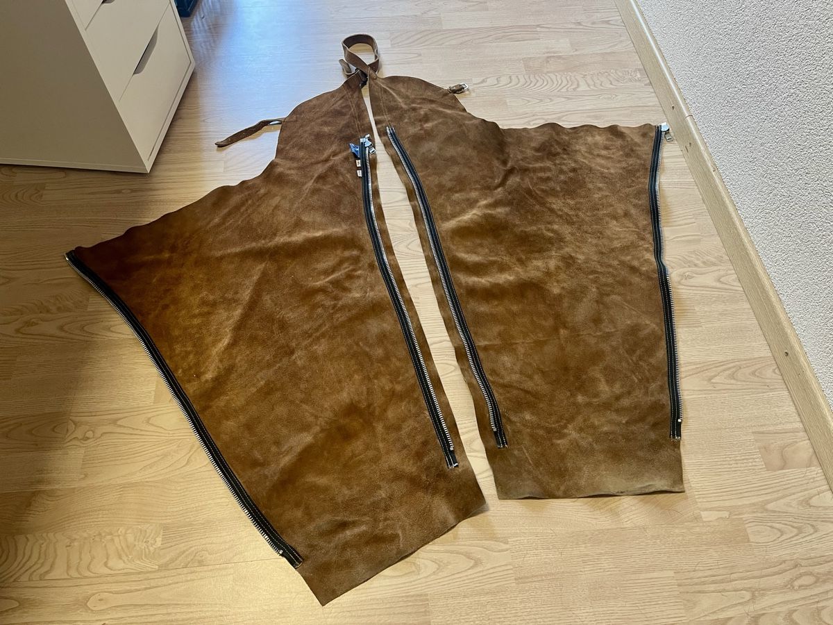 Pantalons: Wildleder-Chaps braun - Grösse ML – D'occasion à Gurmels par Ronnie74 1