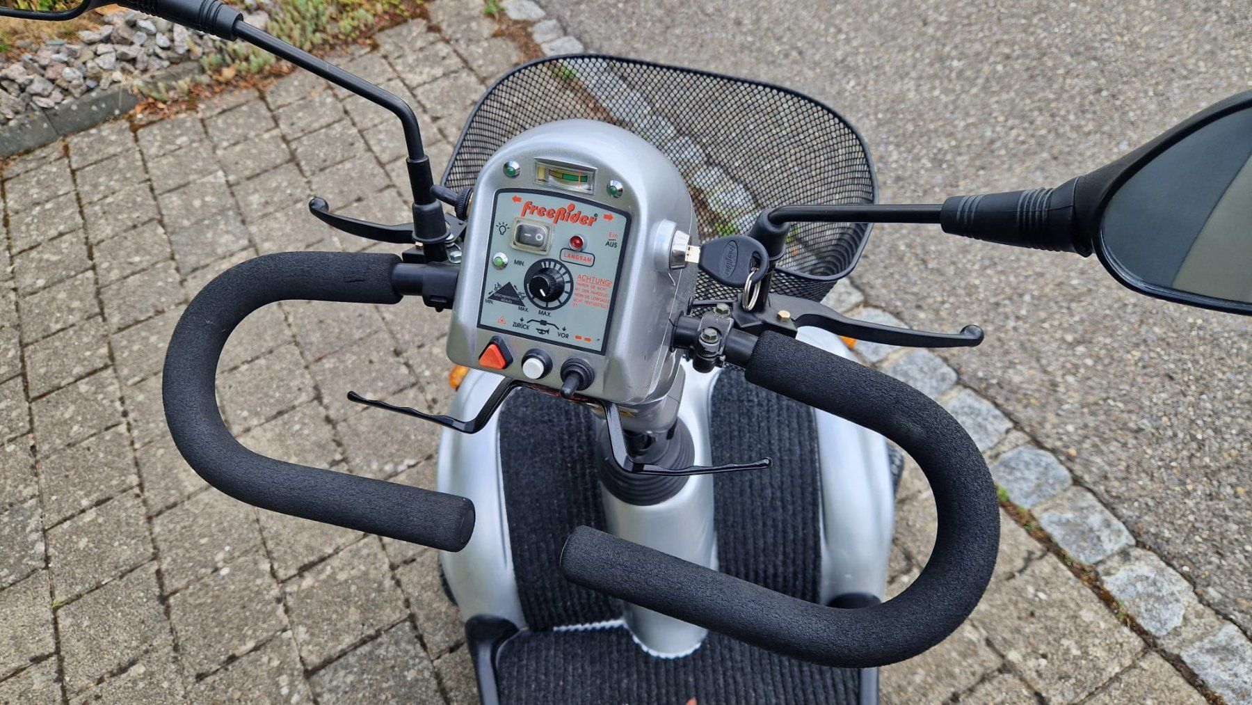 Voiturettes électriques: Elektrofahrzeug / Elektromobil – D'occasion à Seengen par Pfoesu07 8