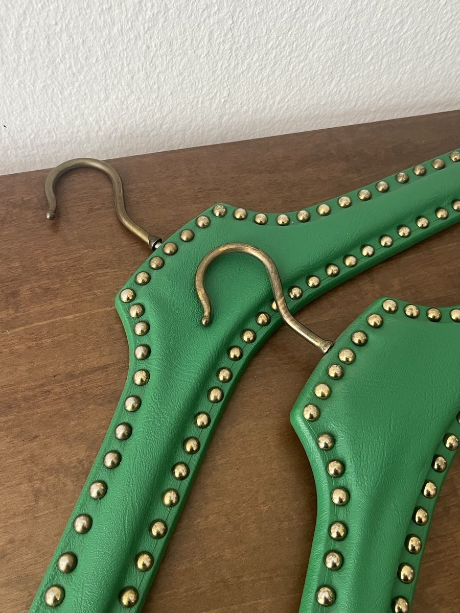 Appendiabiti: Cintres vintage 2 pièces – Usato da La Chaux-de-Fonds venduto da vert_j