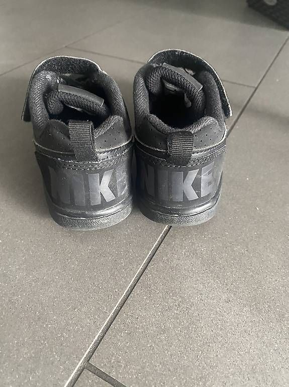 Nike Scarpe per ragazzi: Schwarze Nike, Grösse 28, – Usato da Trübbach venduto da alf_5fpf 3
