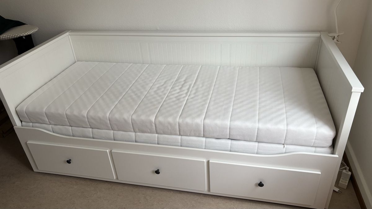 Ikea Betten: Hemnes Ausziebett mit 3 Schubladen – Gebraucht aus Zürich von amidala05