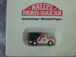 Mitsubishi Pajero Paris-Dakar 1:87
