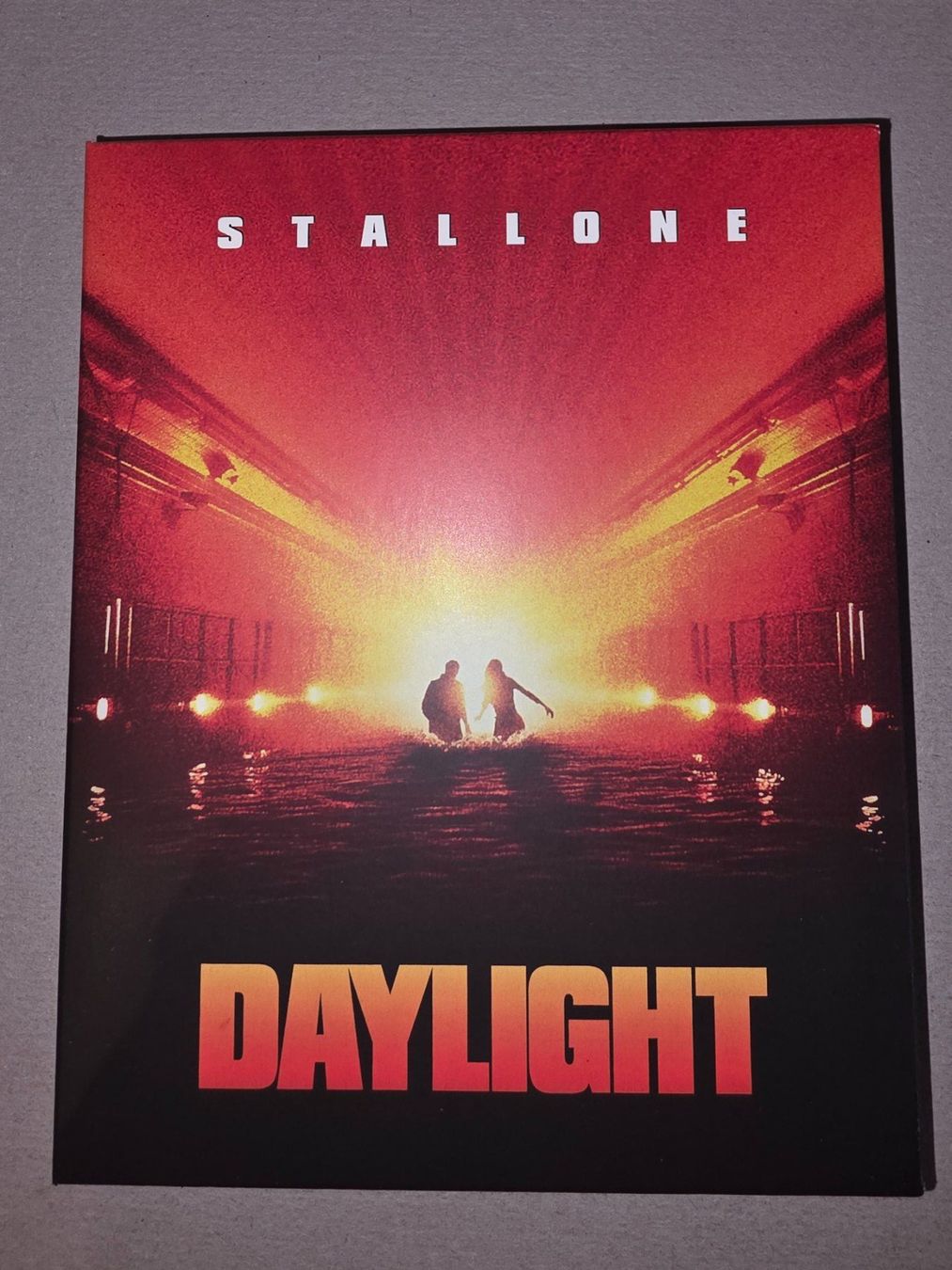 Tutti i DVDs: Daylight - BD - Top Zustand! – Nuovo (secondo la descrizione) da Stein AG venduto da eMODy