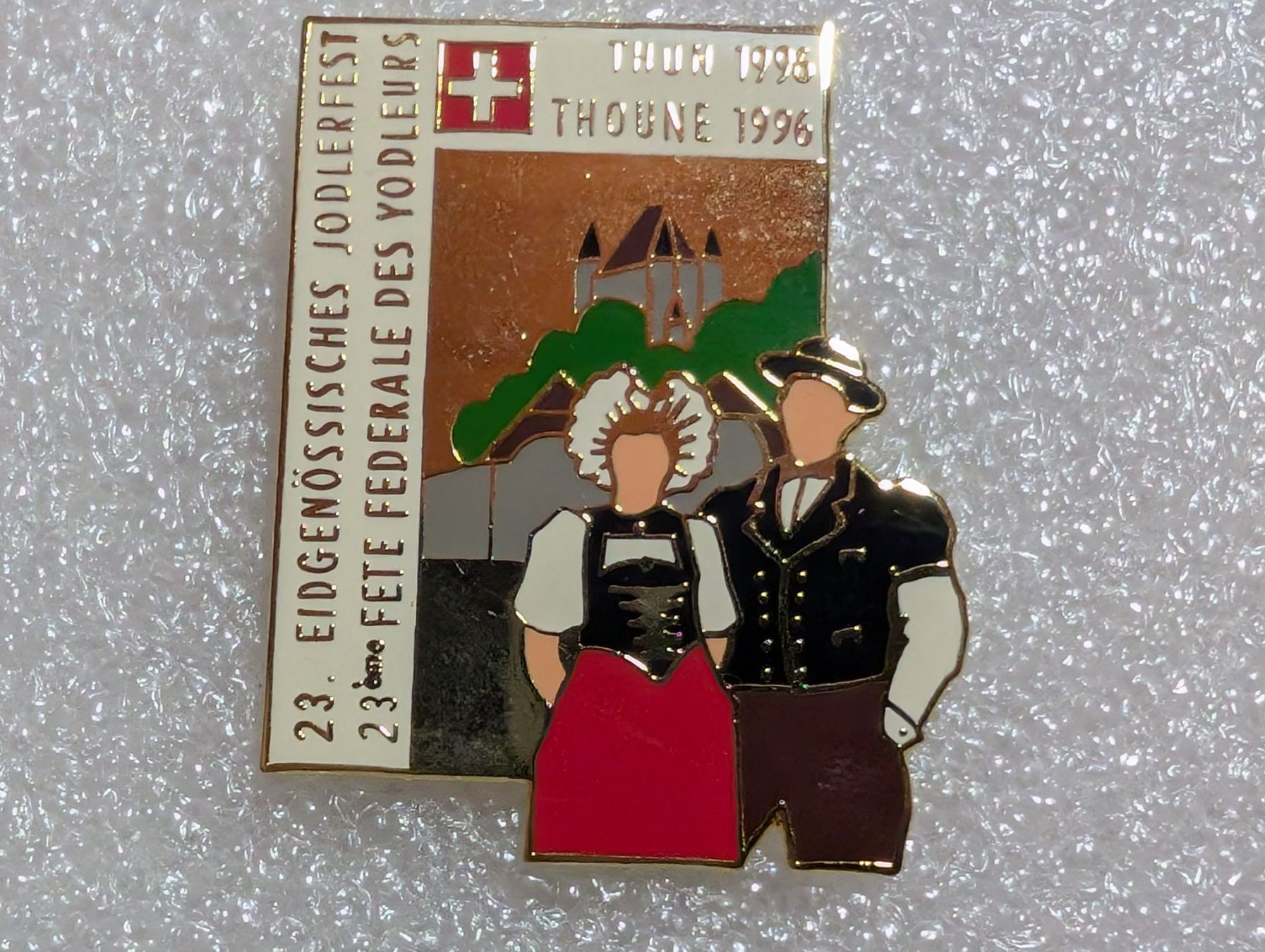 Placchette & Badge: Ansteckpin 256: Jodlerfest – Usato da Oppligen venduto da Pin-Fall-Shop