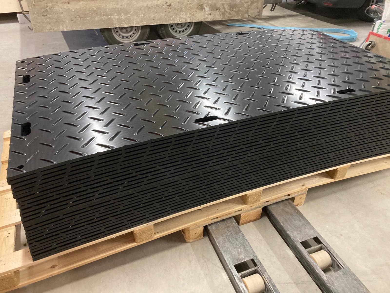 Rivestimenti per pavimenti: Bodenschutzplatten – Nuovo (secondo la descrizione) da Hermetschwil-Staff venduto da ostern12 2