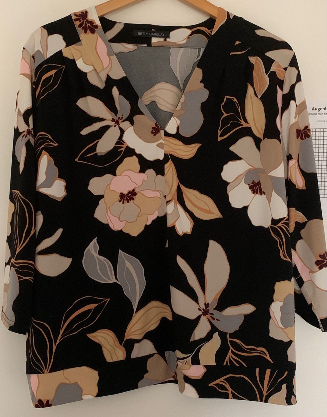 Betty Barclay Blusen: Betty Barcley Bluse edel Gr. 44 Schwarz mit Muster – Gebraucht aus Nussbaumen AG von brigitebardot 4