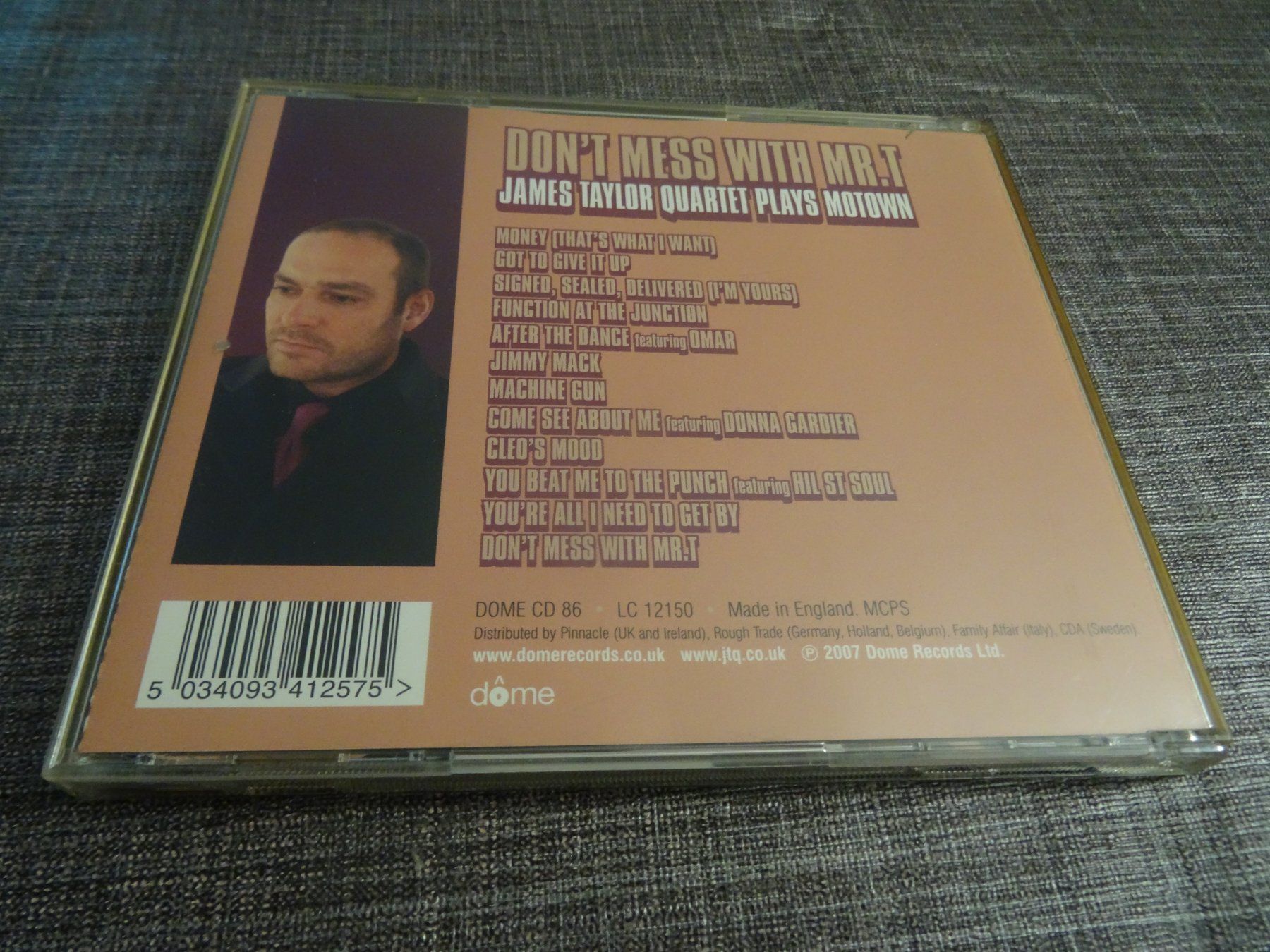 CDs: James Taylor Quartett Plays Motown CD - – Gebraucht aus Olten von Disc-Ausverkauf 1