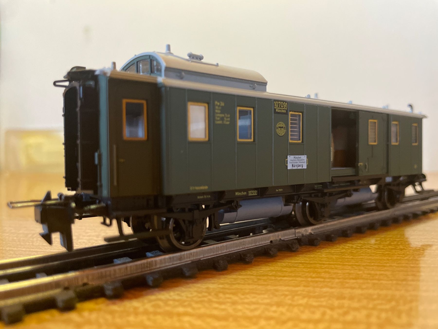 Trix Trains électriques: Trix Express H0 53333400 DB – D'occasion à Suhr par Daneli7