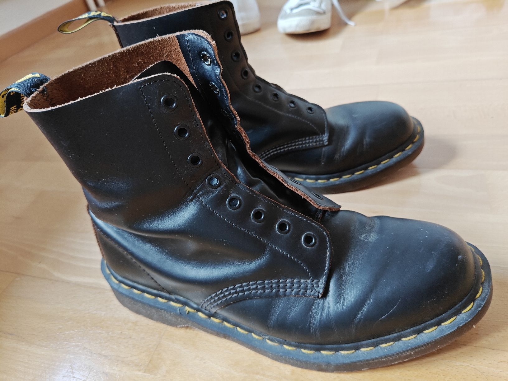 Dr. Martens Herrenschuhe: Dr. Martens 1460 Made in England Gr. 45 – Gebraucht aus Basel von Baze93