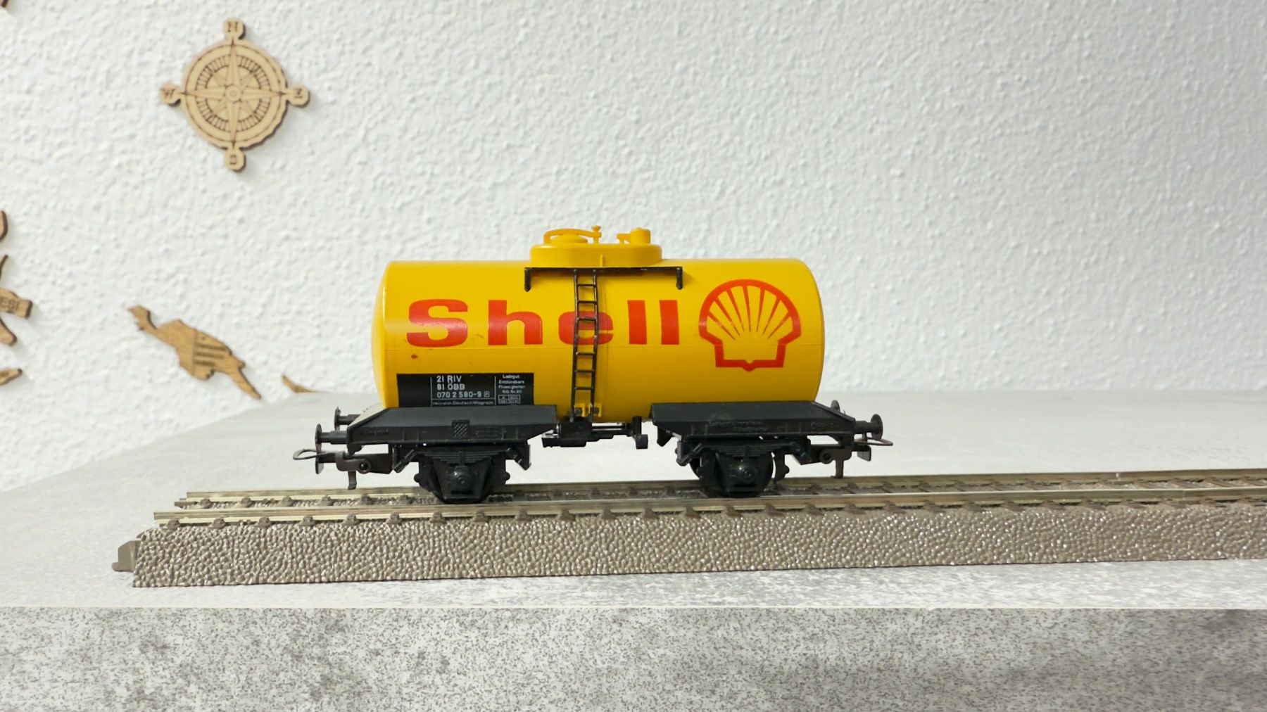 Kleinbahn Modellini di ferrovie: Kleinbahn Shell Tankanhänger H0 / DC mit EVP – Usato da Schlieren venduto da rat_lq6b 1