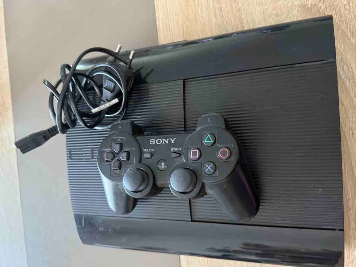 Sony Console: Sony PlayStation 3 mit Controller und Kabel – Usato da Winterthur venduto da AnEmi7 1