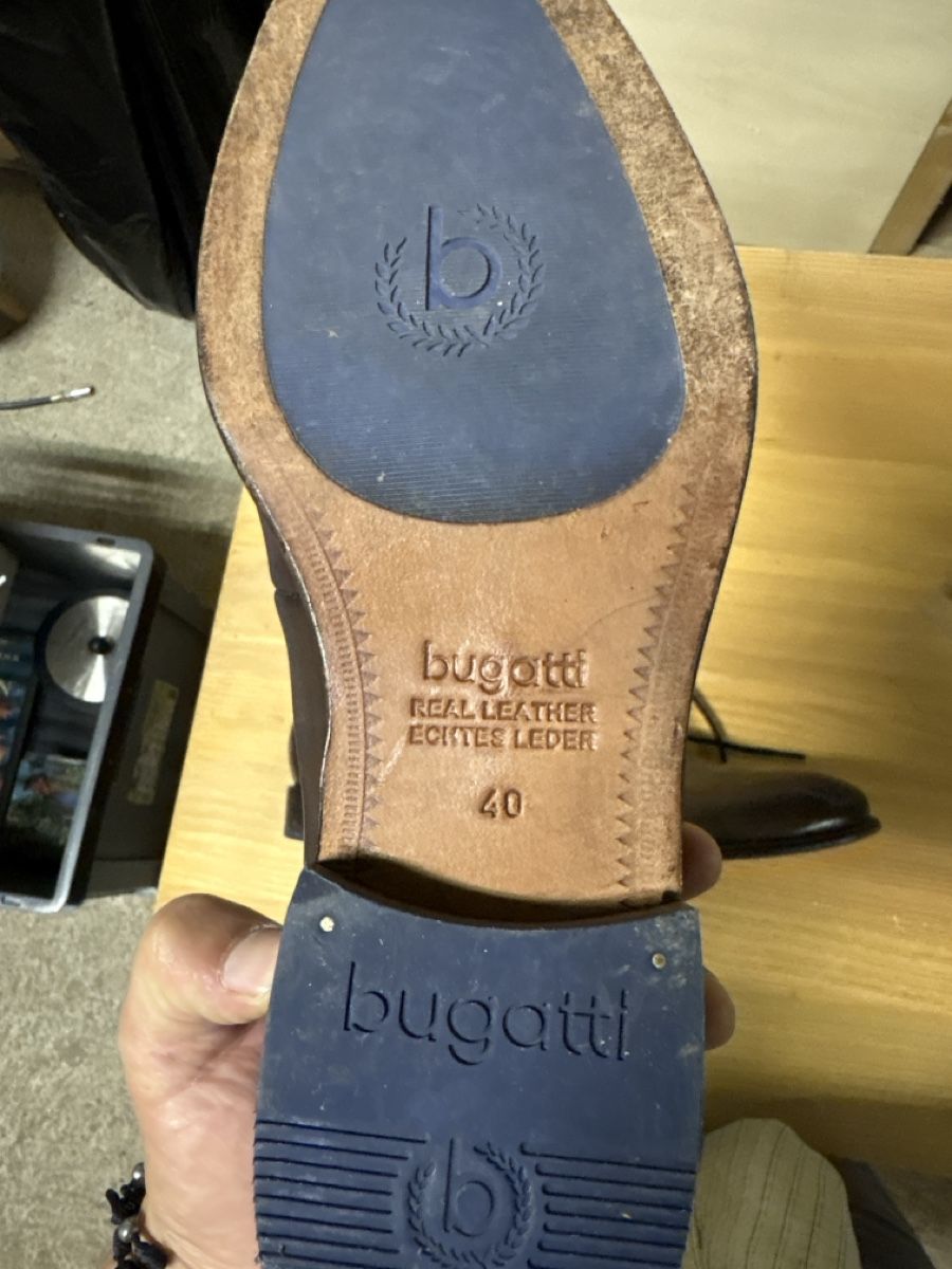 Herrenschuhe: Bugatti schuhe gr 40 – Gebraucht aus Zufikon von ogg_r2jt 1